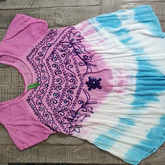 Embroidered Tops - Picture 4 of 7